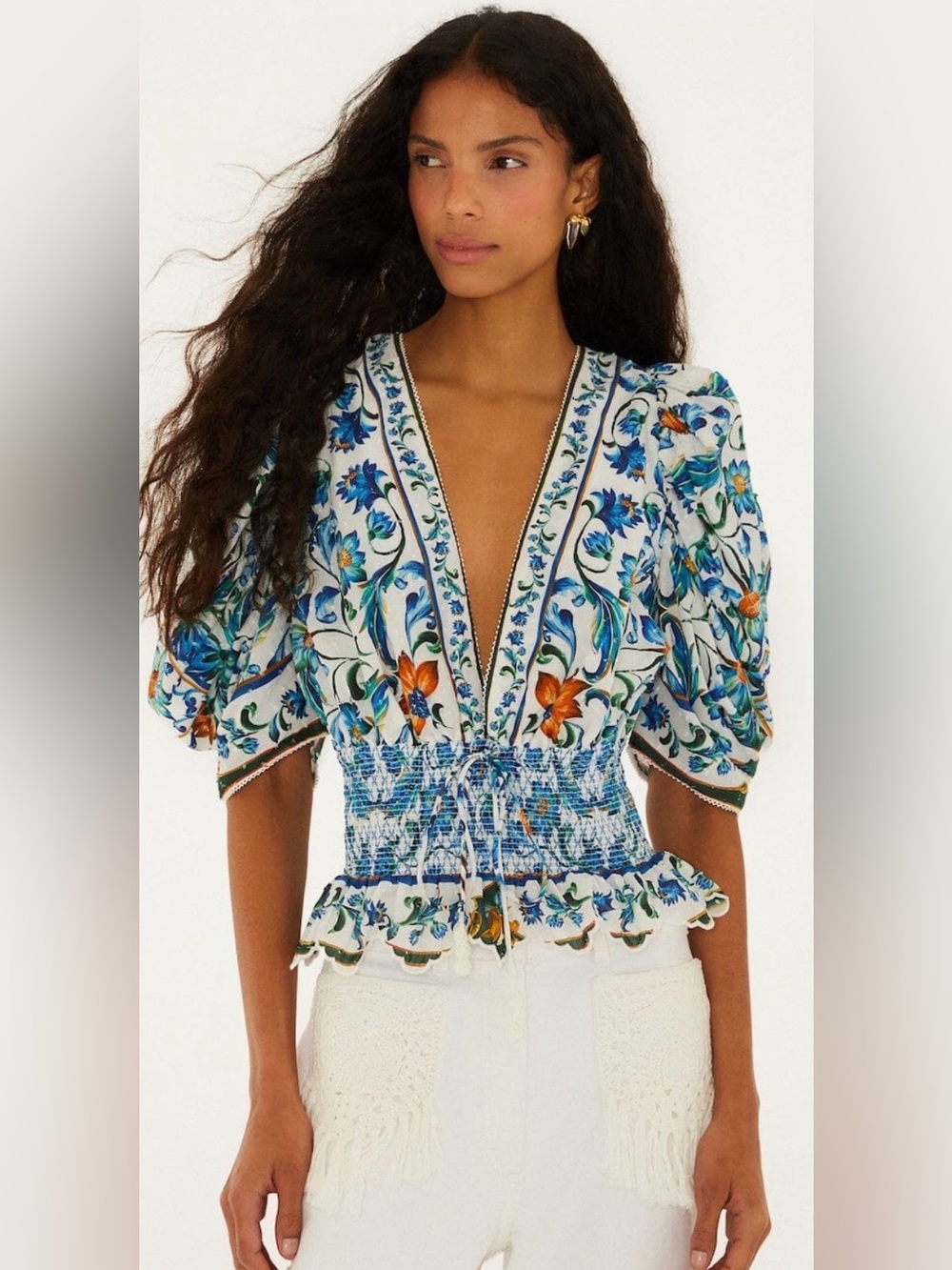 FARM Rio Off-White Floral Tile Smocked V-Neck Blouse. Size Small - Picture 1 of 8